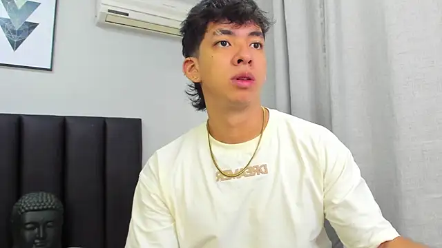 ISAAC CRYSTON online show from 02-10-25, 01:01