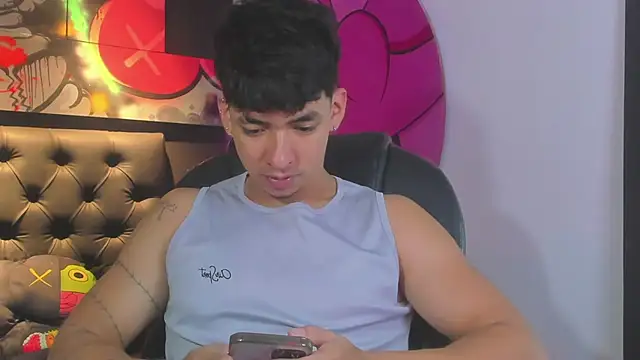 ISAAC CRYSTON online show from 09-25-25, 07:39