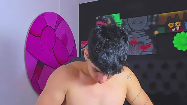 ISAAC CRYSTON online show from 10-10-25, 07:24