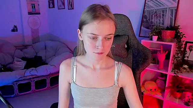 KiraMontoya online show from 03-07-25, 05:06