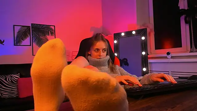 KiraMontoya online show from 03-08-25, 08:46