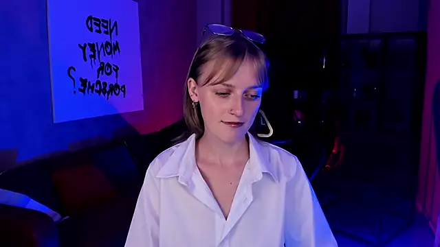 KiraMontoya online show from 09-17-25, 08:32