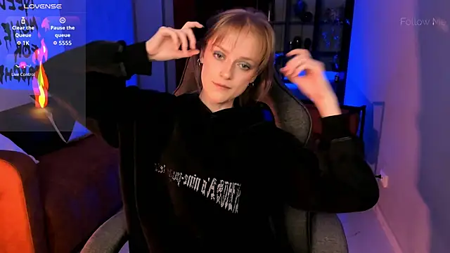 KiraMontoya online show from 12-16-25, 08:36