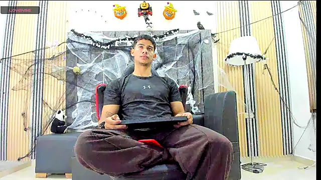 ANDRES STUD online show from 10-28-25, 04:05