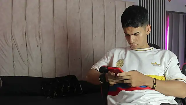 ANDRES STUD online show from 11-06-25, 04:24