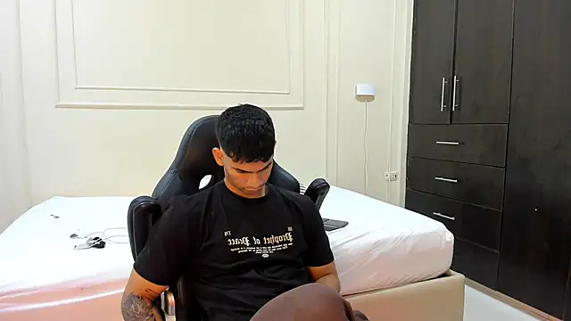 ANDRES STUD online show from 04-16-26, 03:40