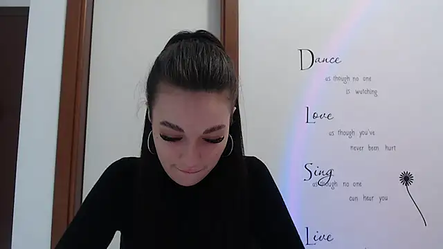 Snapshot of Eva_Eldis chatting on 03-22-25, 12:57 Eva Eldis online show from 03-22-25, 12:57