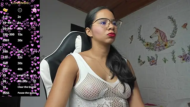 Snapshot of alisson_hoffman05 chatting on 07-09-26, 11:09 alisson hoffman05 online show from 07-09-26, 11:09