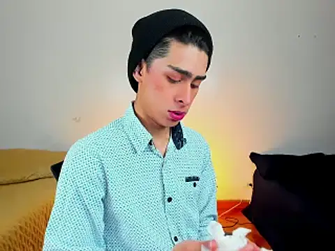 Snapshot of steve__gray chatting on 02-05-25, 02:05 steve gray online show from 02-05-25, 02:05