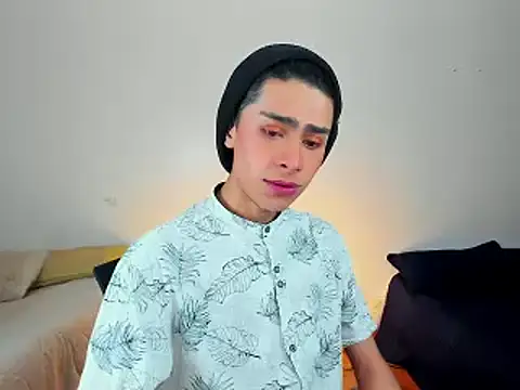 Snapshot of steve__gray chatting on 02-07-25, 02:04 steve gray online show from 02-07-25, 02:04