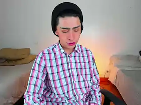 Snapshot of steve__gray chatting on 02-18-25, 02:49 steve gray online show from 02-18-25, 02:49