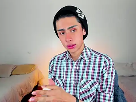 Snapshot of steve__gray chatting on 02-20-25, 03:19 steve gray online show from 02-20-25, 03:19