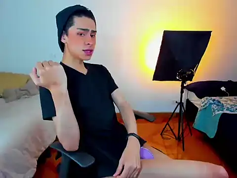 Snapshot of steve__gray chatting on 03-10-25, 07:07 steve gray online show from 03-10-25, 07:07