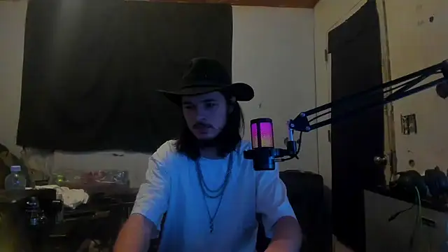 Snapshot of nuttyking2022 chatting on 02-05-25, 06:02 nuttyking2022 online show from 02-05-25, 06:02