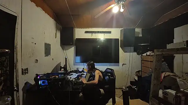 Snapshot of nuttyking2022 chatting on 12-04-25, 08:34 nuttyking2022 online show from 12-04-25, 08:34