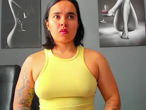 karlyjons12 online show from 02-05-26, 03:38