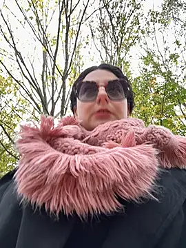 Loveblackzilla online show from 11-09-25, 12:36