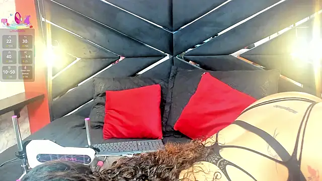 Snapshot of IVISBOUNCYASS chatting on 11-04-25, 01:10 IVISBOUNCYASS online show from 11-04-25, 01:10