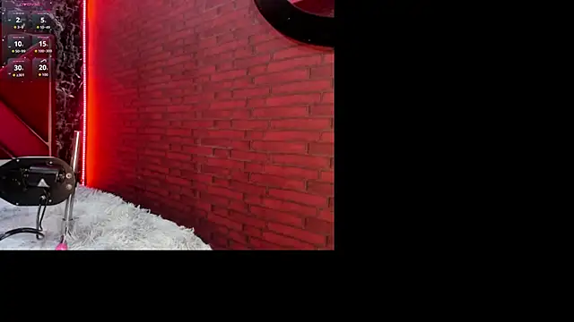 IVISBOUNCYASS online show from 05-17-26, 01:51