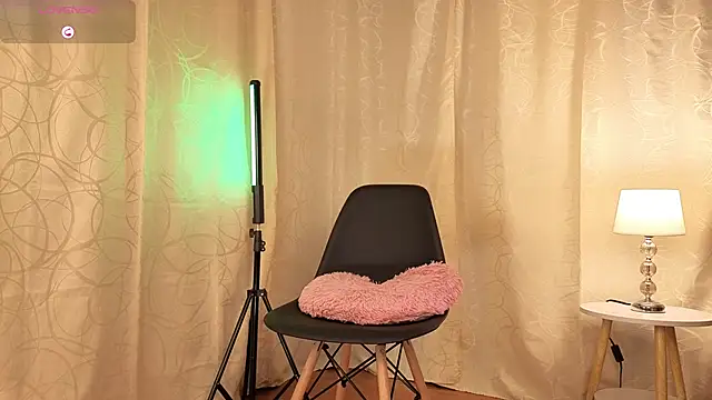 sophia dumont online show from 10-29-25, 01:19