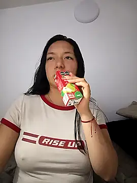 CuteHarper online show from 10-10-25, 03:05