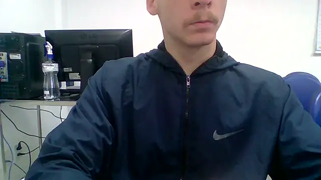 Snapshot of Novinho_pica_rosa chatting on 10-17-25, 11:24 Novinho pica rosa online show from 10-17-25, 11:24