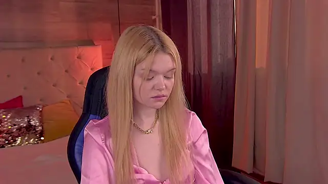 AdeleCartier online show from 02-23-25, 05:23