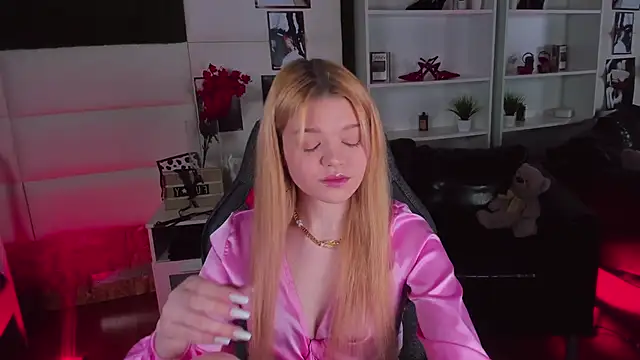 AdeleCartier online show from 02-25-25, 05:41