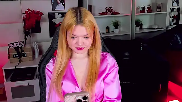 AdeleCartier online show from 02-28-25, 12:43