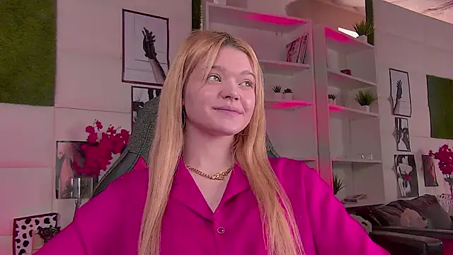 AdeleCartier online show from 03-03-25, 06:37