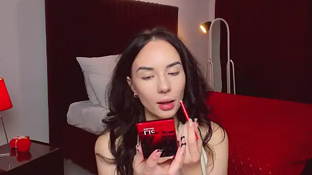 Snapshot of Suga_babe chatting on 09-20-25, 01:23 Suga babe online show from 09-20-25, 01:23