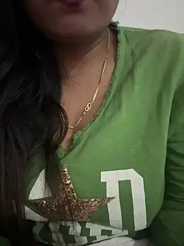 Deepcha1991 online show from 04-17-26, 11:41