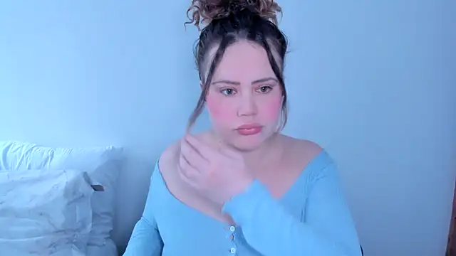 Snapshot of _leana_ chatting on 03-17-25, 03:07 leana online show from 03-17-25, 03:07
