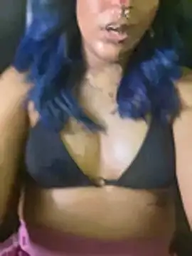 Snapshot of kissmebishh chatting on 03-13-26, 09:32 kissmebishh online show from 03-13-26, 09:32