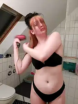 Snapshot of Gamergirl-Linela chatting on 02-14-25, 05:46 Gamergirl-Linela online show from 02-14-25, 05:46