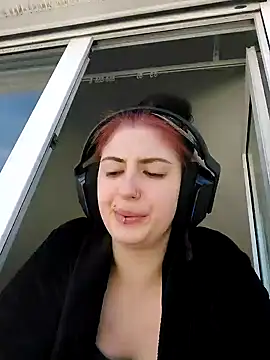 Snapshot of Gamergirl-Linela chatting on 02-21-25, 03:10 Gamergirl-Linela online show from 02-21-25, 03:10