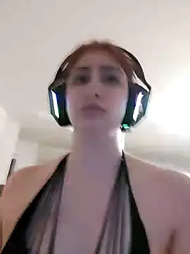 Snapshot of Gamergirl-Linela chatting on 02-23-25, 07:17 Gamergirl-Linela online show from 02-23-25, 07:17