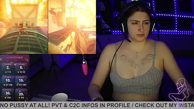 Snapshot of Gamergirl-Linela chatting on 03-10-25, 10:55 Gamergirl-Linela online show from 03-10-25, 10:55