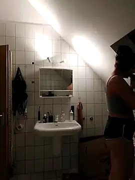 Snapshot of Gamergirl-Linela chatting on 03-11-25, 07:14 Gamergirl-Linela online show from 03-11-25, 07:14