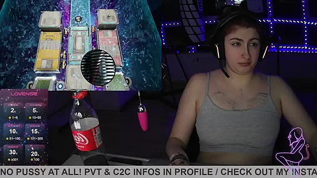 Snapshot of Gamergirl-Linela chatting on 03-13-25, 02:16 Gamergirl-Linela online show from 03-13-25, 02:16