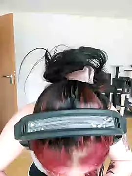 Snapshot of Gamergirl-Linela chatting on 03-17-25, 12:57 Gamergirl-Linela online show from 03-17-25, 12:57