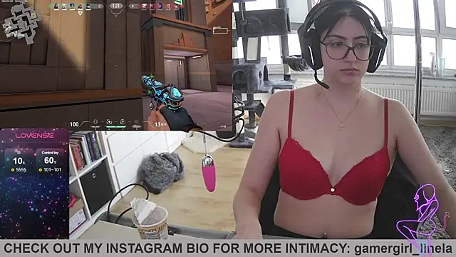 Snapshot of Gamergirl-Linela chatting on 09-29-25, 02:00 Gamergirl-Linela online show from 09-29-25, 02:00