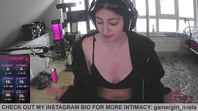 Snapshot of Gamergirl-Linela chatting on 10-01-25, 03:07 Gamergirl-Linela online show from 10-01-25, 03:07