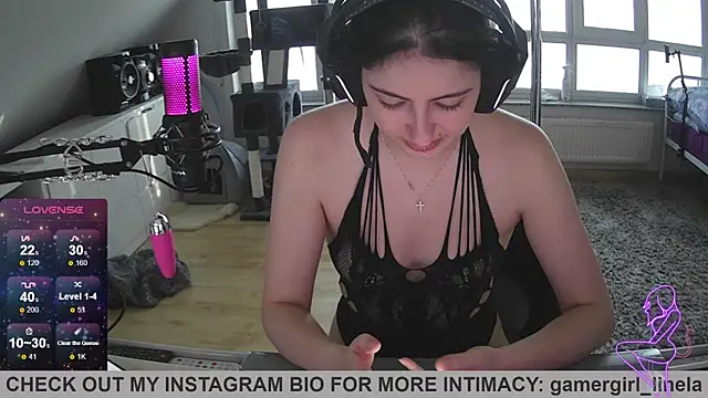 Snapshot of Gamergirl-Linela chatting on 10-08-25, 03:31 Gamergirl-Linela online show from 10-08-25, 03:31