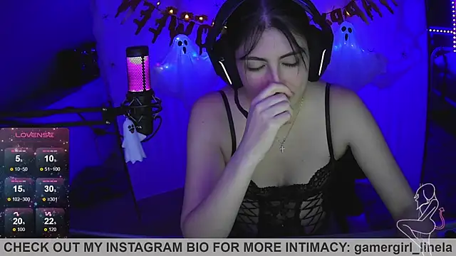 Snapshot of Gamergirl-Linela chatting on 10-23-25, 08:51 Gamergirl-Linela online show from 10-23-25, 08:51