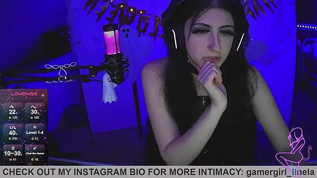 Snapshot of Gamergirl-Linela chatting on 10-28-25, 09:50 Gamergirl-Linela online show from 10-28-25, 09:50