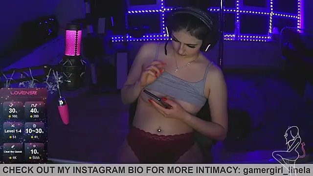 Snapshot of Gamergirl-Linela chatting on 11-23-25, 10:42 Gamergirl-Linela online show from 11-23-25, 10:42