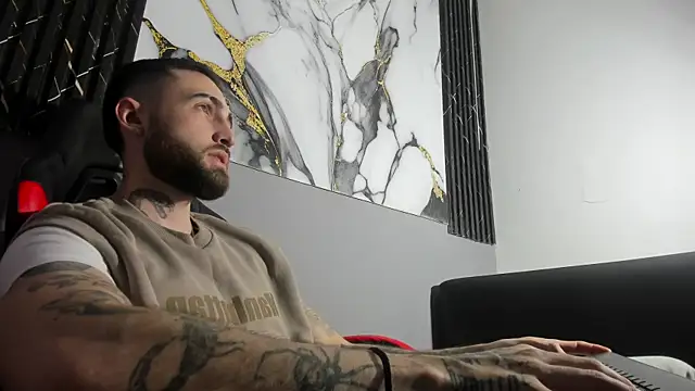 Luke davis01 online show from 09-09-25, 01:43