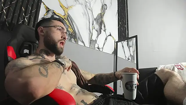 Luke davis01 online show from 09-12-25, 01:22