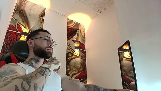 Luke davis01 online show from 12-20-25, 01:07